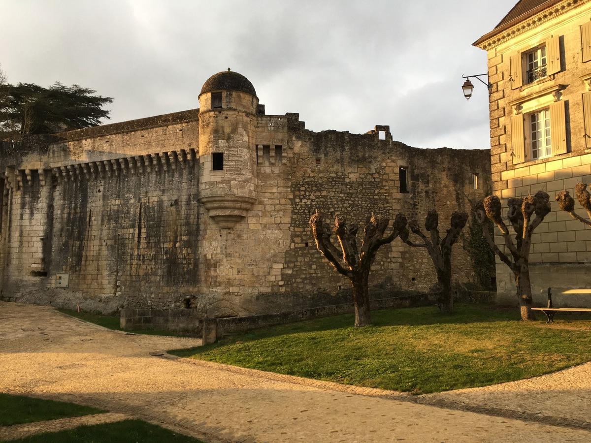Au Pied Du Chateau Bourdeilles Экстерьер фото